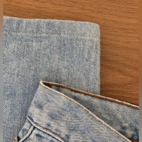 Calvin Klein|Vintage CK women’s light wash mom Jeans,Brown logo•••100% cotton - Picture 15 of 16